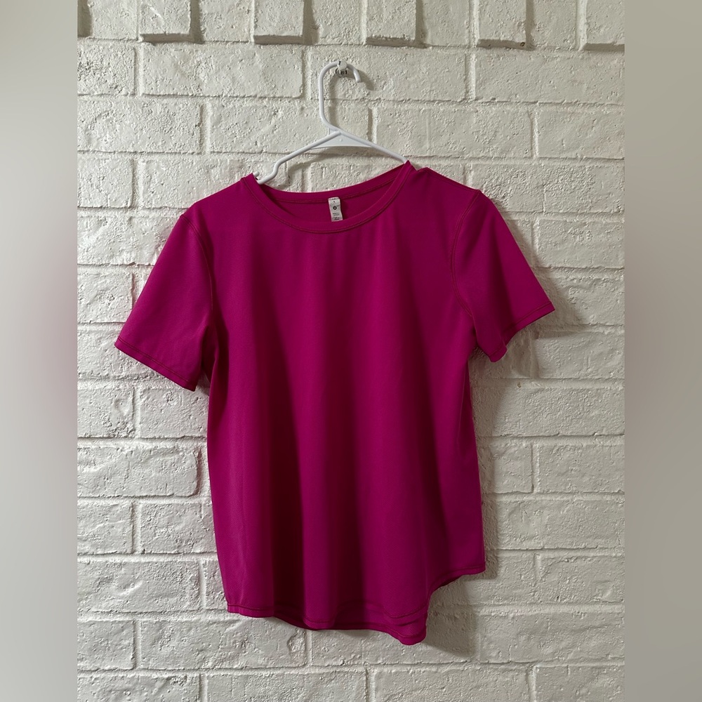lululemon athletica Vibrant Pink Short Sleeve Tee